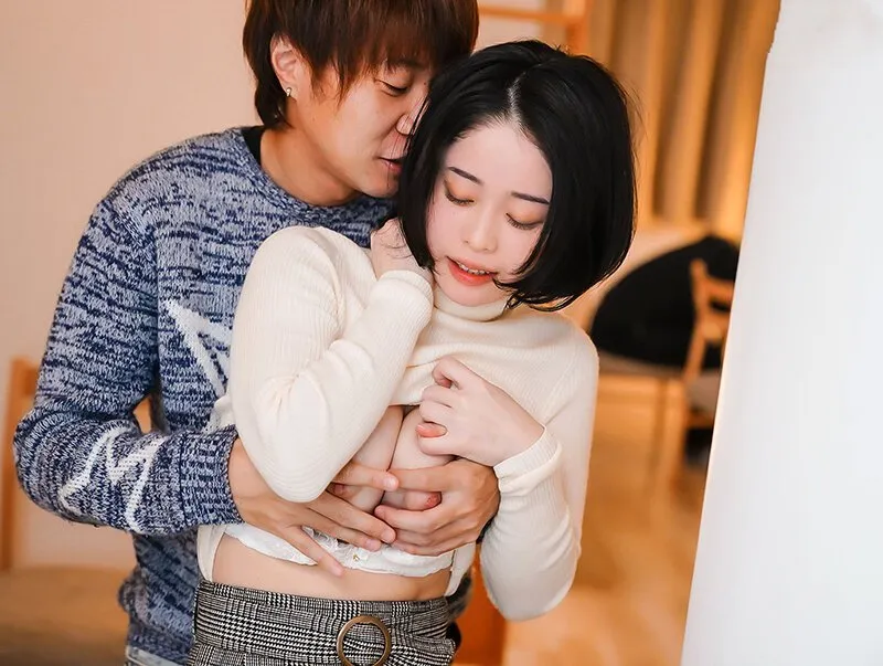 Gã chồng say xỉn, vợ lén lút bét nhè với bạn học sau bữa tiệc họp lớp tại nhà